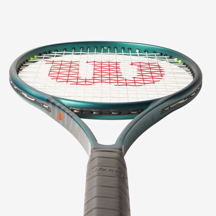 Wilson Blade 98 16 x 19 V9 | Tennis Arena